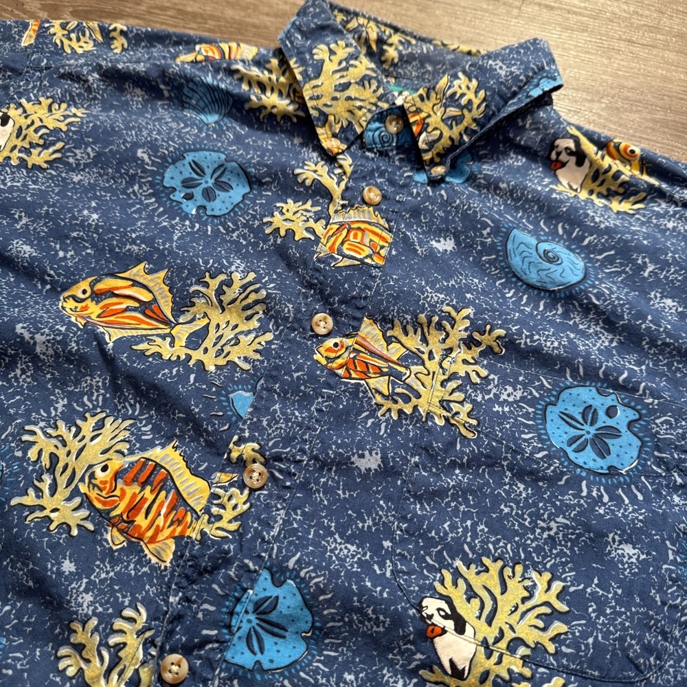 Big Dogs Shirt Mens Medium Hawaiian Camp Fish Ocean 100% Cotton Aloha Topical
